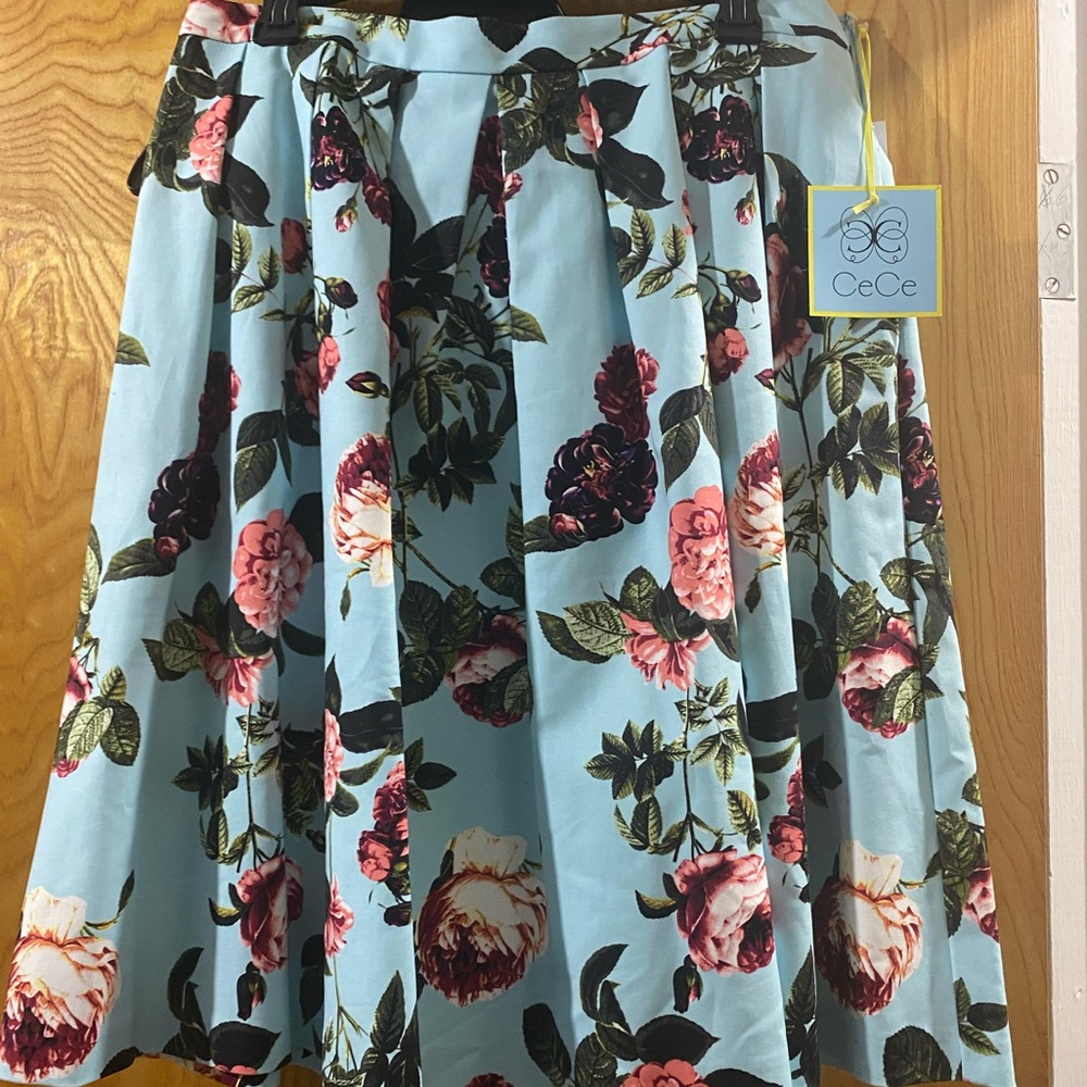 CeCe Floral Pleated Skirt